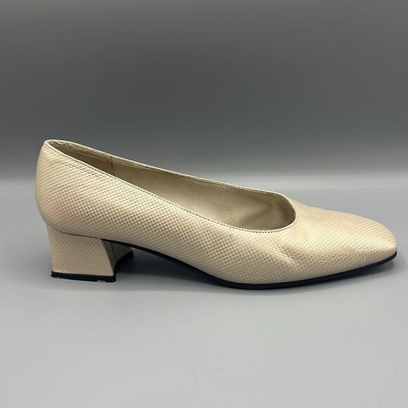 Stuart Weitzman Textured Embossed Block Heel Pumps - Picture 9 of 9